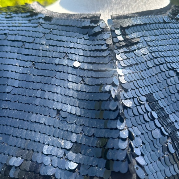 100% Polyester - Picture 2 of 10